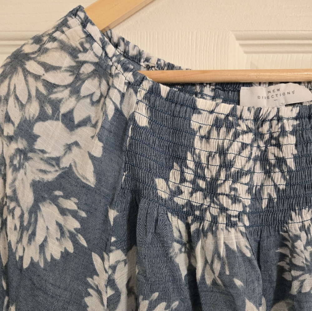 New Directions Blue And White Floral Blouse Size XL - Picture 5 of 8